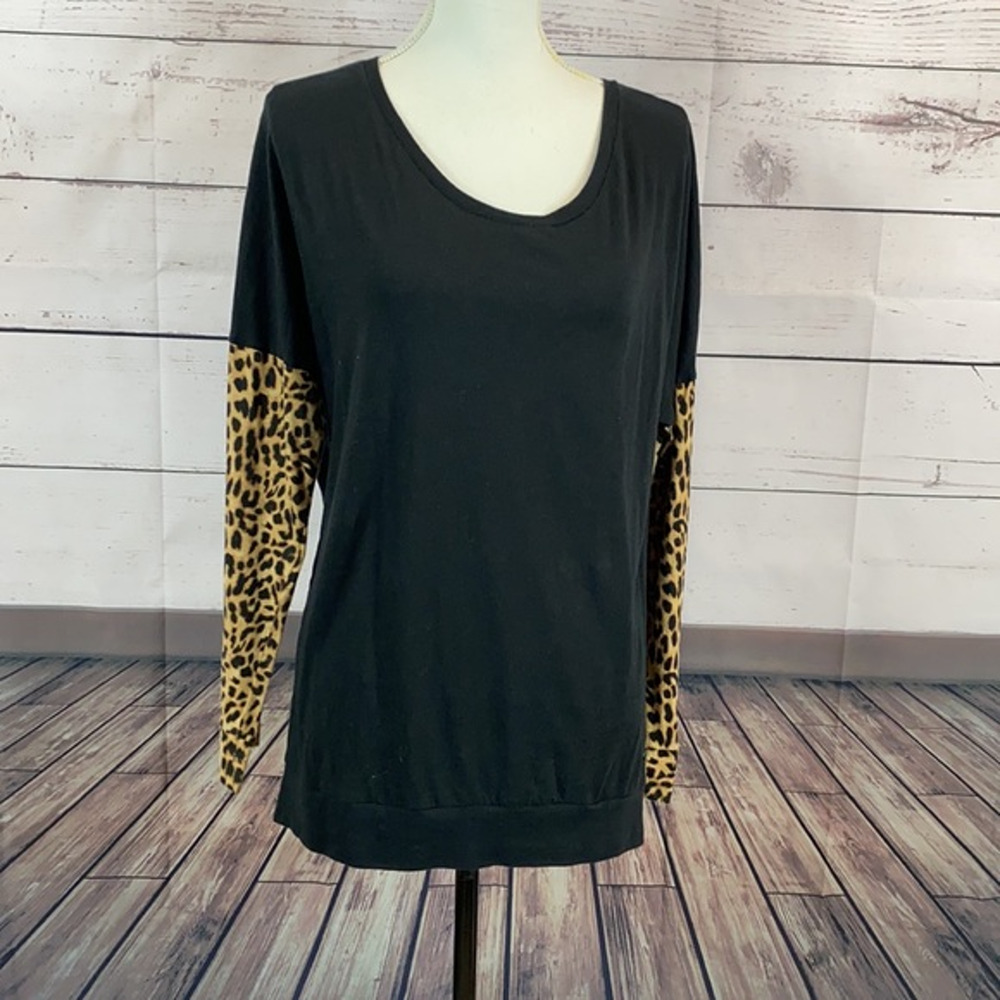Victorias Secret Tee Shirt Womens Large Black‎ Animal Print Sleeve Contrast - Picture 6 of 9